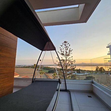 Majestic Sunset Salt Lake Views 300M From Beach ラルナカ エクステリア 写真