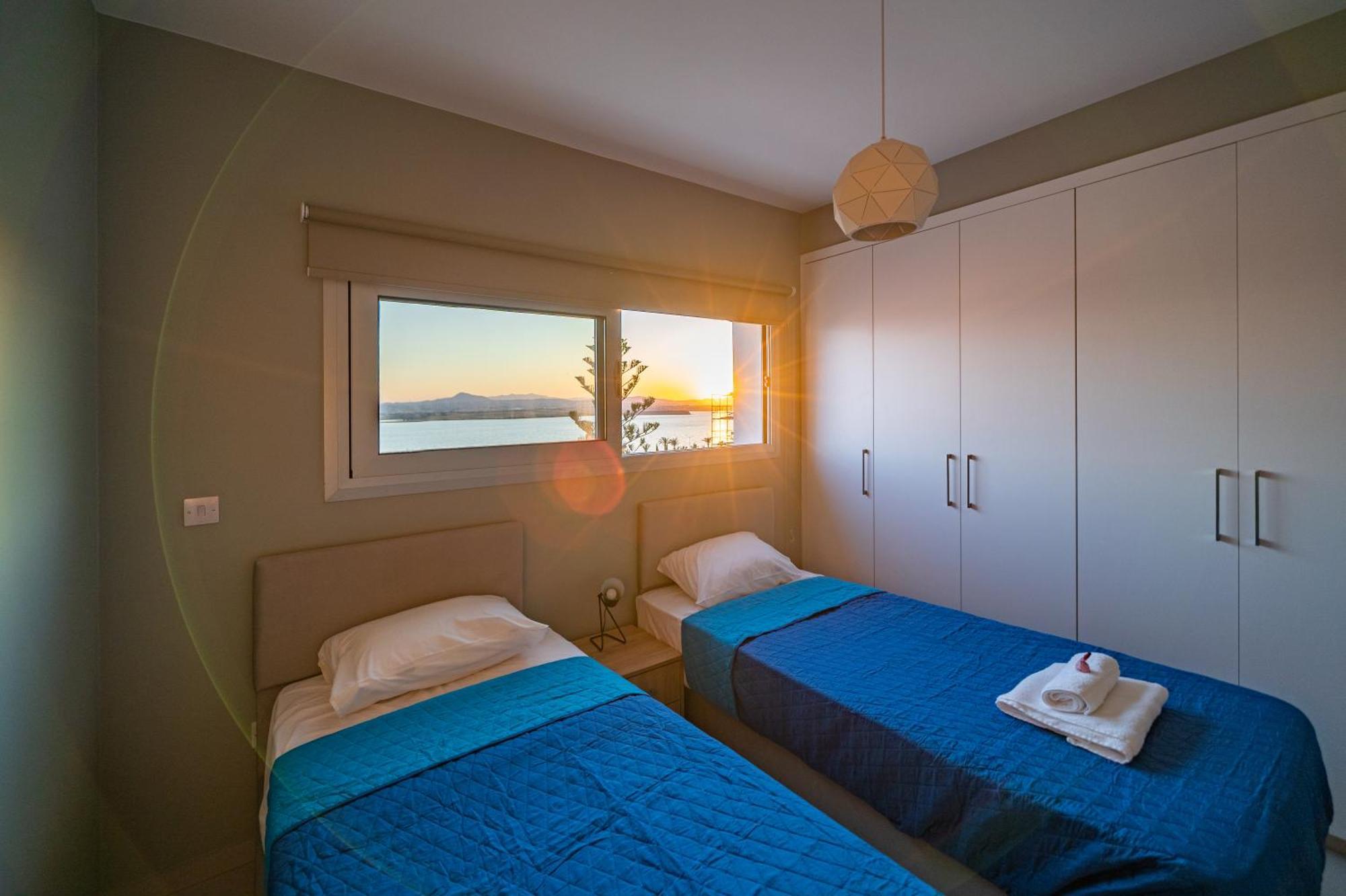 Majestic Sunset Salt Lake Views 300M From Beach ラルナカ エクステリア 写真